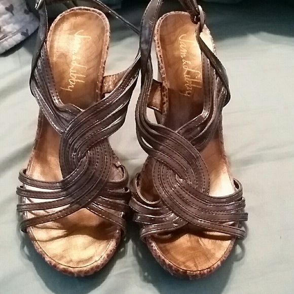 Sam and Lobby cut wdge sandals - Picture 2 of 4